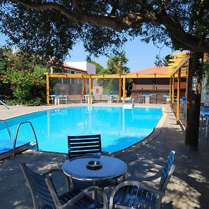 Hotel Marina Village