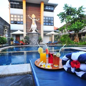 Sandat Hotel Legian